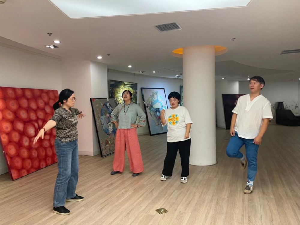 心理咨詢師何蘭參加意象對話邱祥建老師音樂軀體療愈工作坊體驗分享